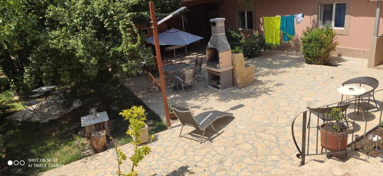 Casa Magnolia Hotel Douăzeci şi Trei August Exterior foto